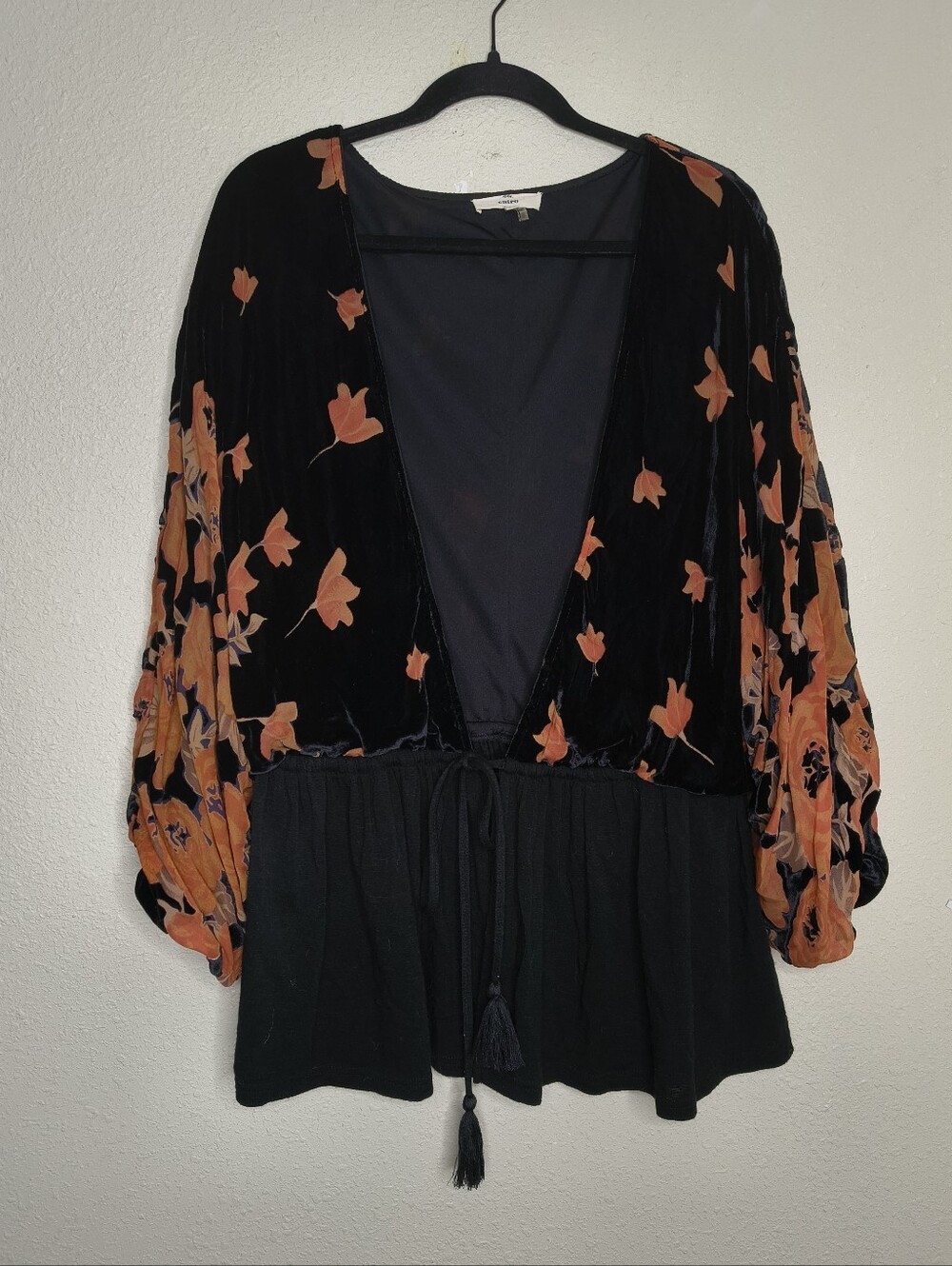 Entro Black Orange Floral Velvet Toe Front Kimono Top Women's Size Medium/Large